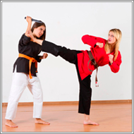 Self-defense and karate class – Sabrina vs Laura
